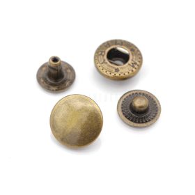 Patentky na rukavice 15 mm antik – 50 ks